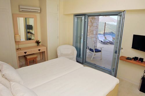 Urania Luxury Villas Pondi Buitenkant foto